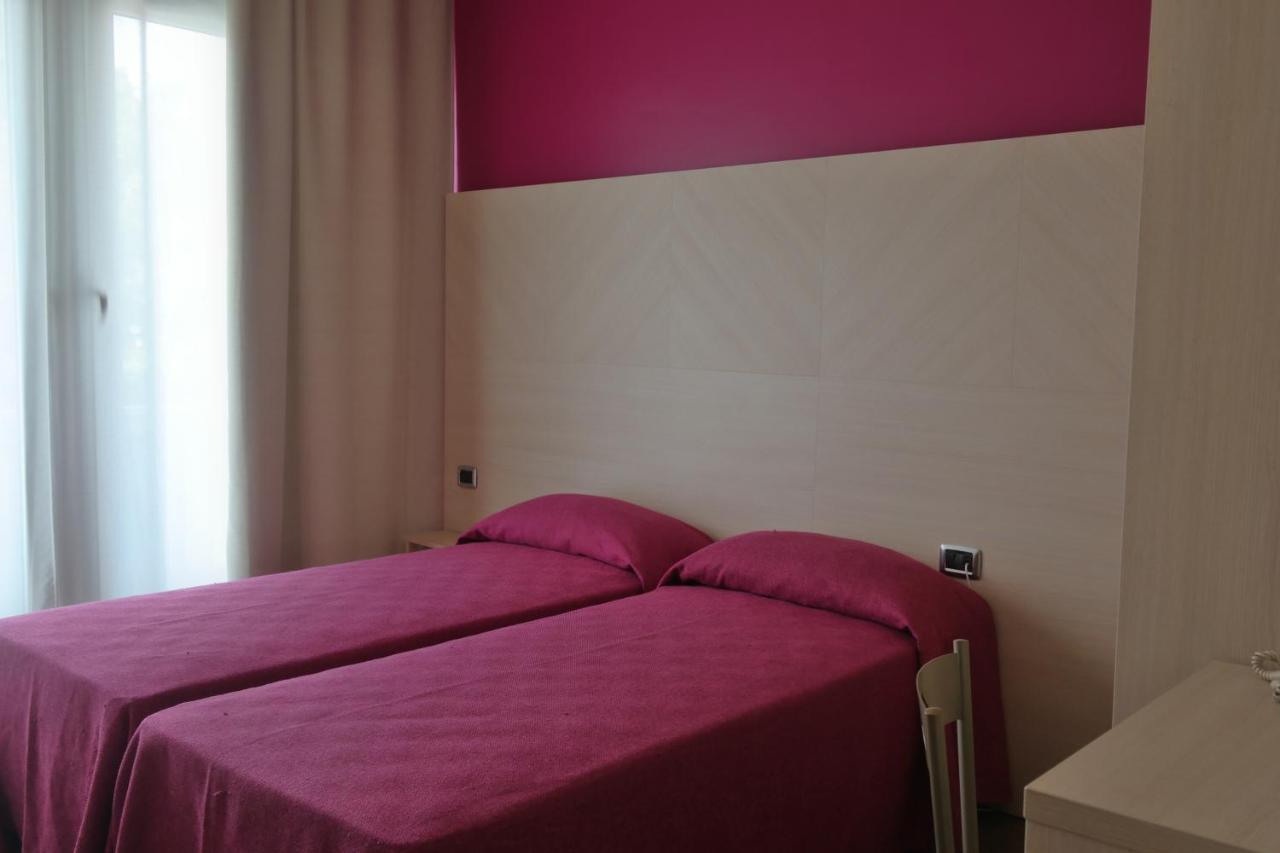 Hotel Paradiso สตรา ภายนอก รูปภาพ