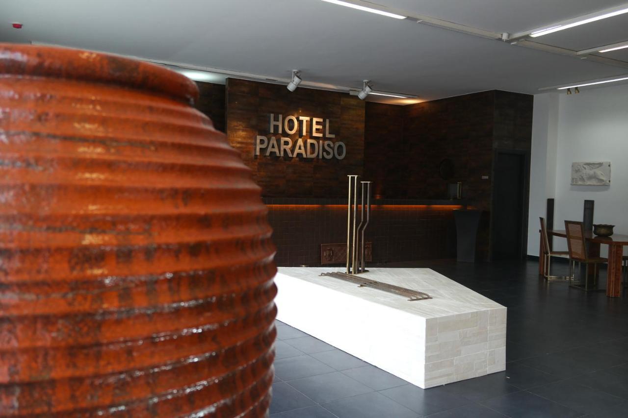 Hotel Paradiso สตรา ภายนอก รูปภาพ