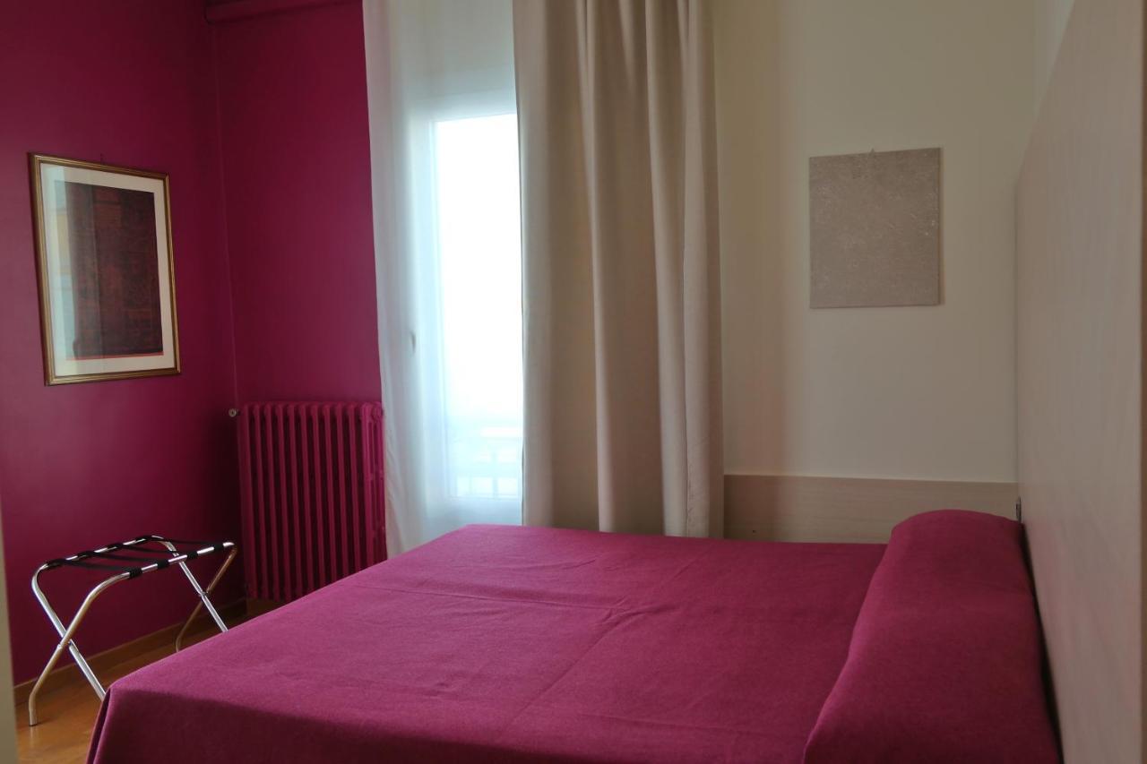 Hotel Paradiso สตรา ภายนอก รูปภาพ